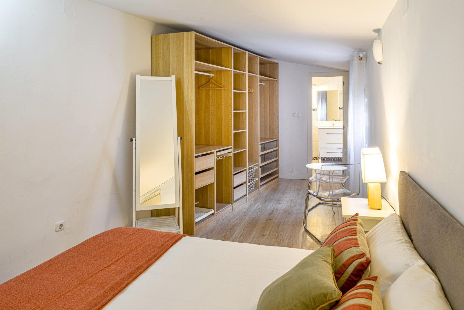 Isabel la Católica, Universidad, Madrid — Horlux & Emuna — 4